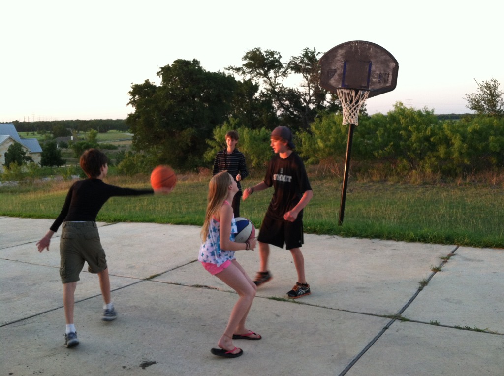 2013-06-03-Vale-Kyla-Visit-5-Dax-Chance-basketball.JPG