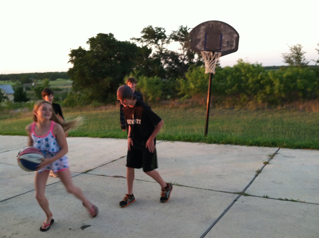 2013-06-03-Vale-Kyla-Visit-6-Dax-Chance-basketball.JPG