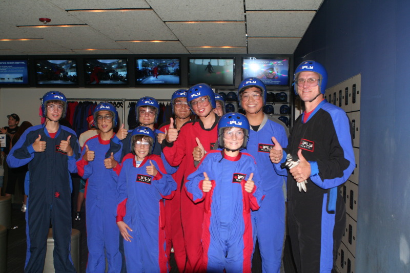 2013/08(August)/2013-08-11-I-Fly/800x600_2013-08-11-I-fly-010-Cade-Sebastian-Kylan-Jack-Anthony-Jack-Chance-Nathan-Dax-Travis.JPG