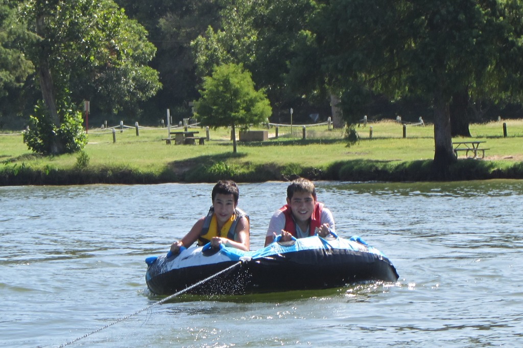 2013/08(August)/Troop214-EmmaLong-boating/1024x768_2013-08-03-Troop214-EmmaLong-23-Anthony-Sebastian.jpg