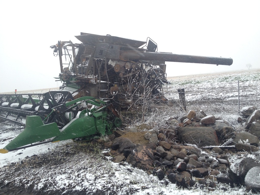 2013-11-05-SD-Pheasant-Hunting-8-burned-combine.JPG