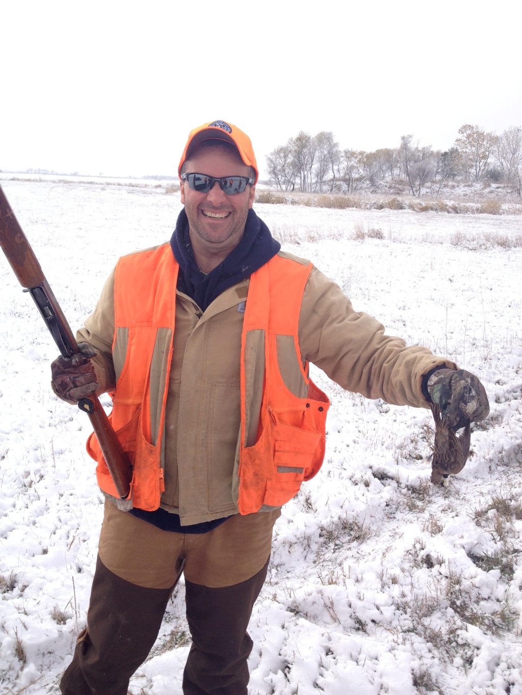 2013-11-06-SD-Pheasant-Hunting-17-Daryl-roadkill.JPG