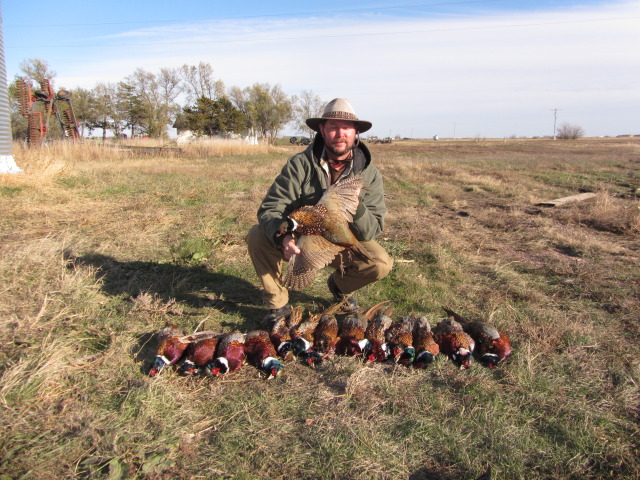 2013/11(November)/SD-Hunting/640x480_2013-11-08-SD-Pheasant-Hunting-43-John.JPG