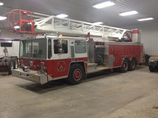2013/11(November)/SD-Hunting/640x480_2013-11-08-SD-Pheasant-Hunting-52-firetruck-Mike.JPG