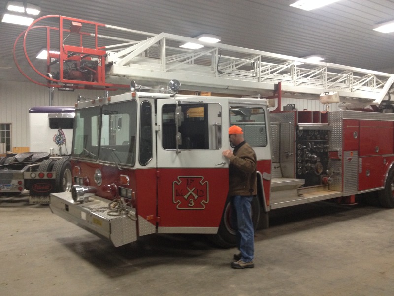 2013-11-08-SD-Pheasant-Hunting-51-firetruck-Mike.JPG
