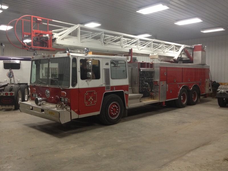2013-11-08-SD-Pheasant-Hunting-53-firetruck-Mike.JPG