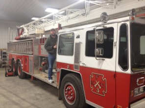 2013-11-08-SD-Pheasant-Hunting-57-firetruck-John.JPG