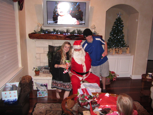 2013-12-23-Christmas-Eve-Eve-31-Santa-Kyla-Vale.JPG