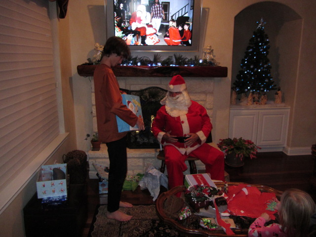 2013-12-23-Christmas-Eve-Eve-36-Santa-Chance.JPG