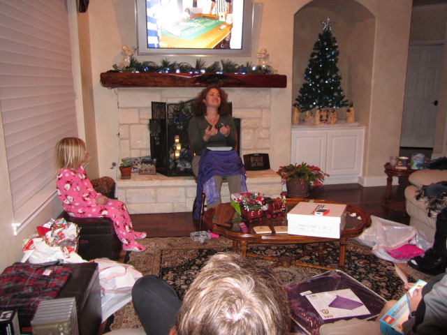 2013/12(December)/Christmas-Eve-Eve/640x480_2013-12-23-Christmas-Eve-Eve-80-Sydney-Suzi.JPG
