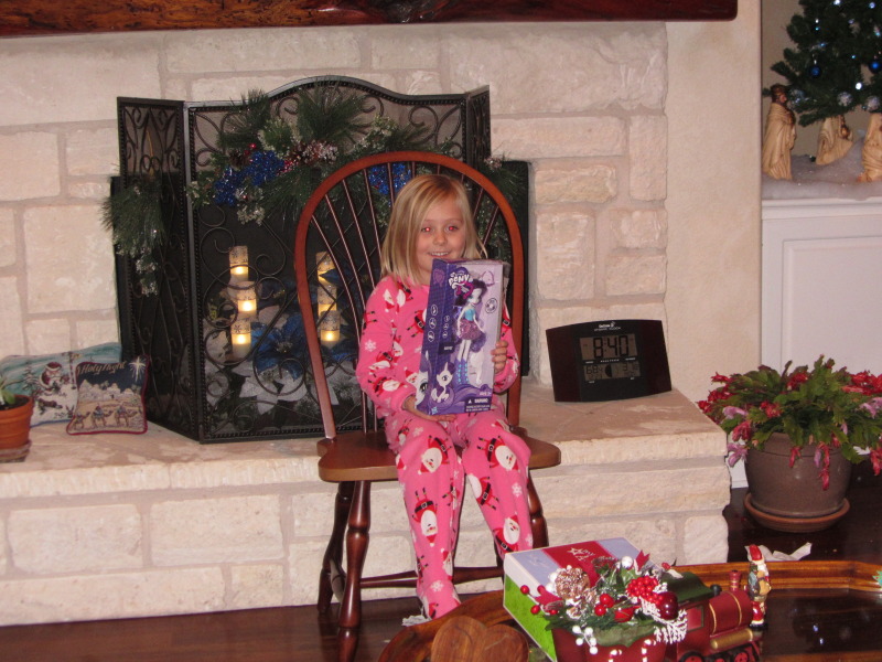 2013/12(December)/Christmas-Eve-Eve/800x600_2013-12-23-Christmas-Eve-Eve-70-Sydney-Purple-Pony.JPG