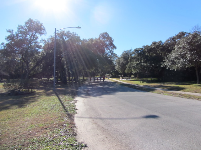 2013/12(December)/Christmas-Eve-Eve/Race/640x480_2013-12-23-Christmas-Eve-Eve-026-race-Chance-Justin-Sydney-Vale-Travis.JPG