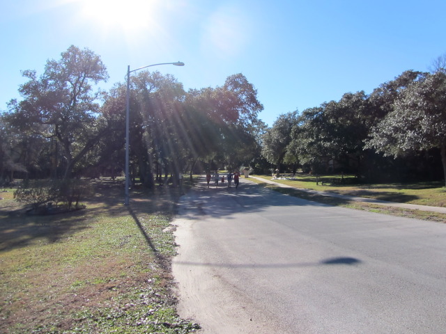 2013/12(December)/Christmas-Eve-Eve/Race/640x480_2013-12-23-Christmas-Eve-Eve-032-race-Chance-Justin-Sydney-Vale-Travis.JPG