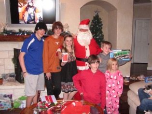 2013-12-23-Christmas-Eve-Eve-40-Santa-Vale-Chance-Kyla-Dax-Sydney-Ian-GOOD.JPG