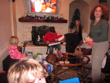 2013-12-23-Christmas-Eve-Eve-42-Sydney-Dax-Janeen-Kyla-Suzi.JPG