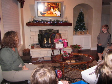 2013-12-23-Christmas-Eve-Eve-51-Suzi-Sydney-Ian.JPG