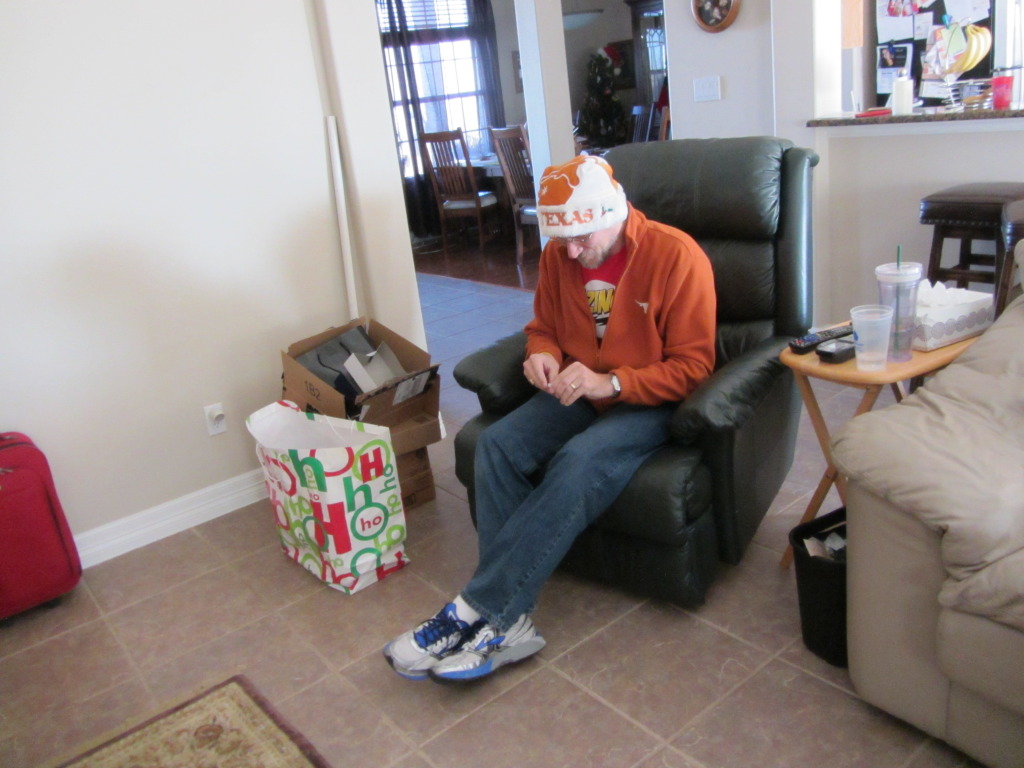 2013/12(December)/Christmas-Scavenger-Hunt-for-Travis/1024x768_2013-12-23-Travis-Christmas-Scavenger-Hunt-05.JPG
