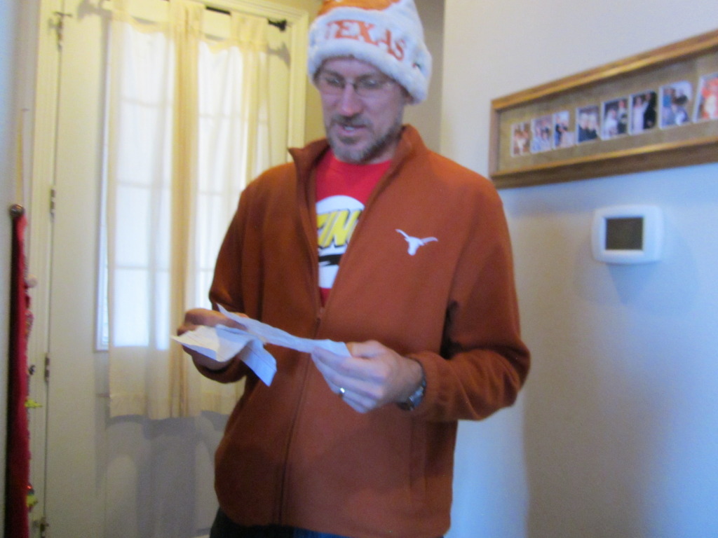 2013/12(December)/Christmas-Scavenger-Hunt-for-Travis/1024x768_2013-12-23-Travis-Christmas-Scavenger-Hunt-10.JPG