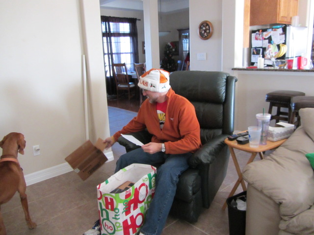 2013/12(December)/Christmas-Scavenger-Hunt-for-Travis/640x480_2013-12-23-Travis-Christmas-Scavenger-Hunt-02.JPG