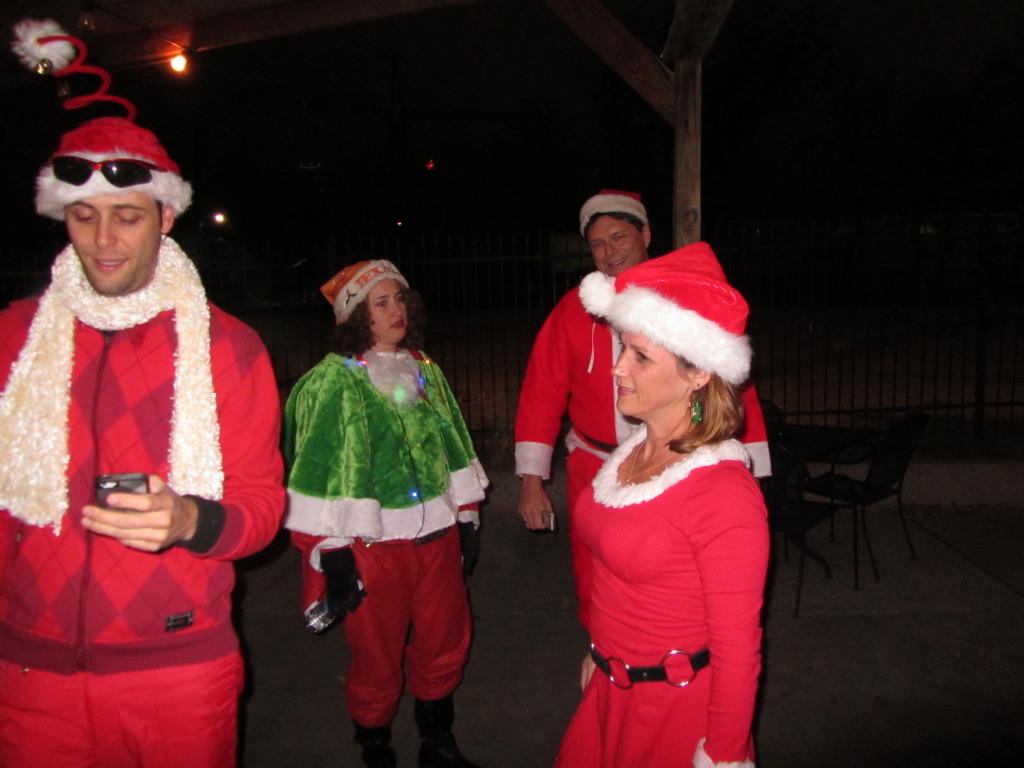2013-12-05-Santa-Rampage-08-Suzi-Russ-Josie.JPG