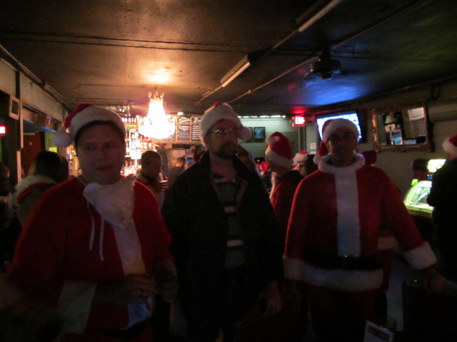 2013/12(December)/Santa-Rampage/640x480_2013-12-05-Santa-Rampage-01-Russ-Matt-Stan.JPG