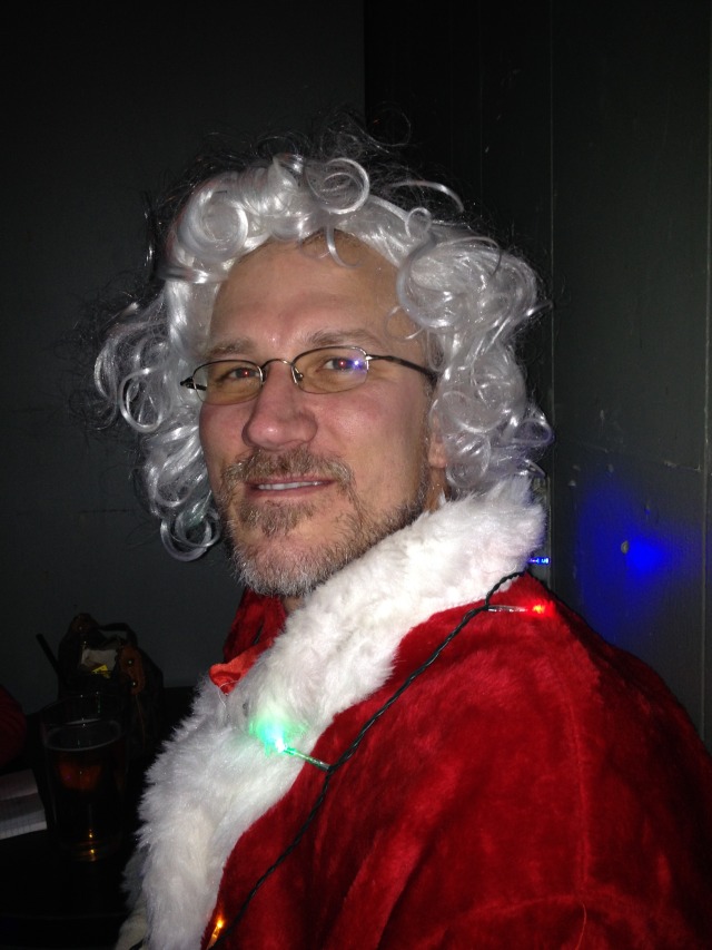 2013/12(December)/Santa-Rampage/640x480_2013-12-05-Santa-Rampage-17-Travis-GOOD.JPG