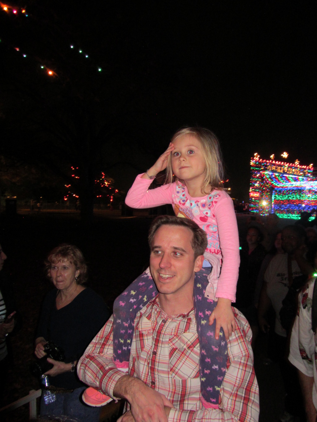 2013/12(December)/Trail-of-Lights/1024x768_2013-12-20-Trail-of-Lights-18-Josh-Sydney-Janeen.JPG