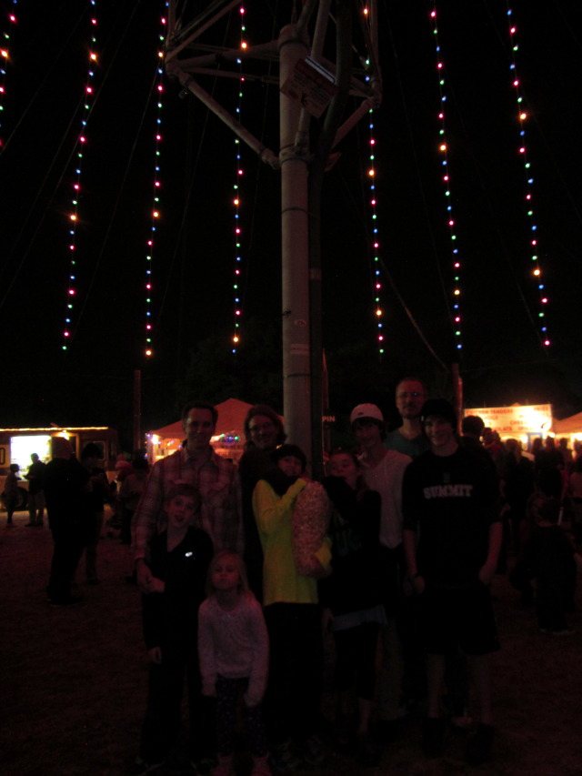 2013/12(December)/Trail-of-Lights/640x480_2013-12-20-Trail-of-Lights-12-Ian-Sydney-Dax-Justin-Kyla-Chance-Travis-Vale.jpg