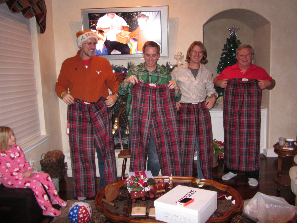 2013/BEST-OF/1024x768_2013-12-23-Christmas-Eve-Eve-74-Travis-Josh-Justin-Jim-PJs-GOOD.JPG