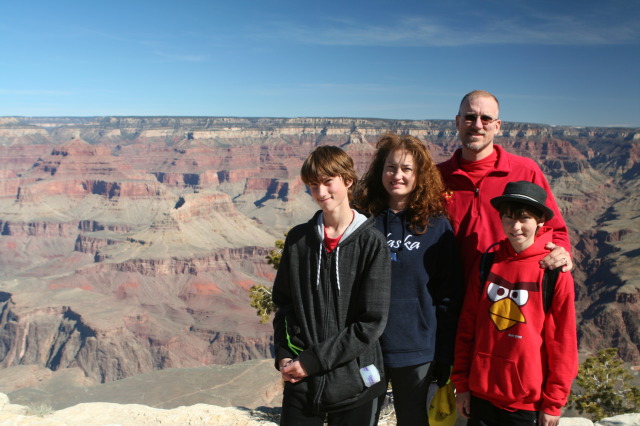 2013/BEST-OF/640x480_2013-03-13-Grand-Canyon-15-Chance-Suzi-Travis-Dax-GOOD.JPG