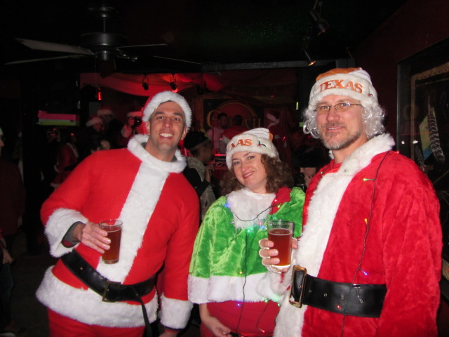 2013/BEST-OF/640x480_2013-12-05-Santa-Rampage-09-Stan-Suzi-Travis-GOOD.JPG