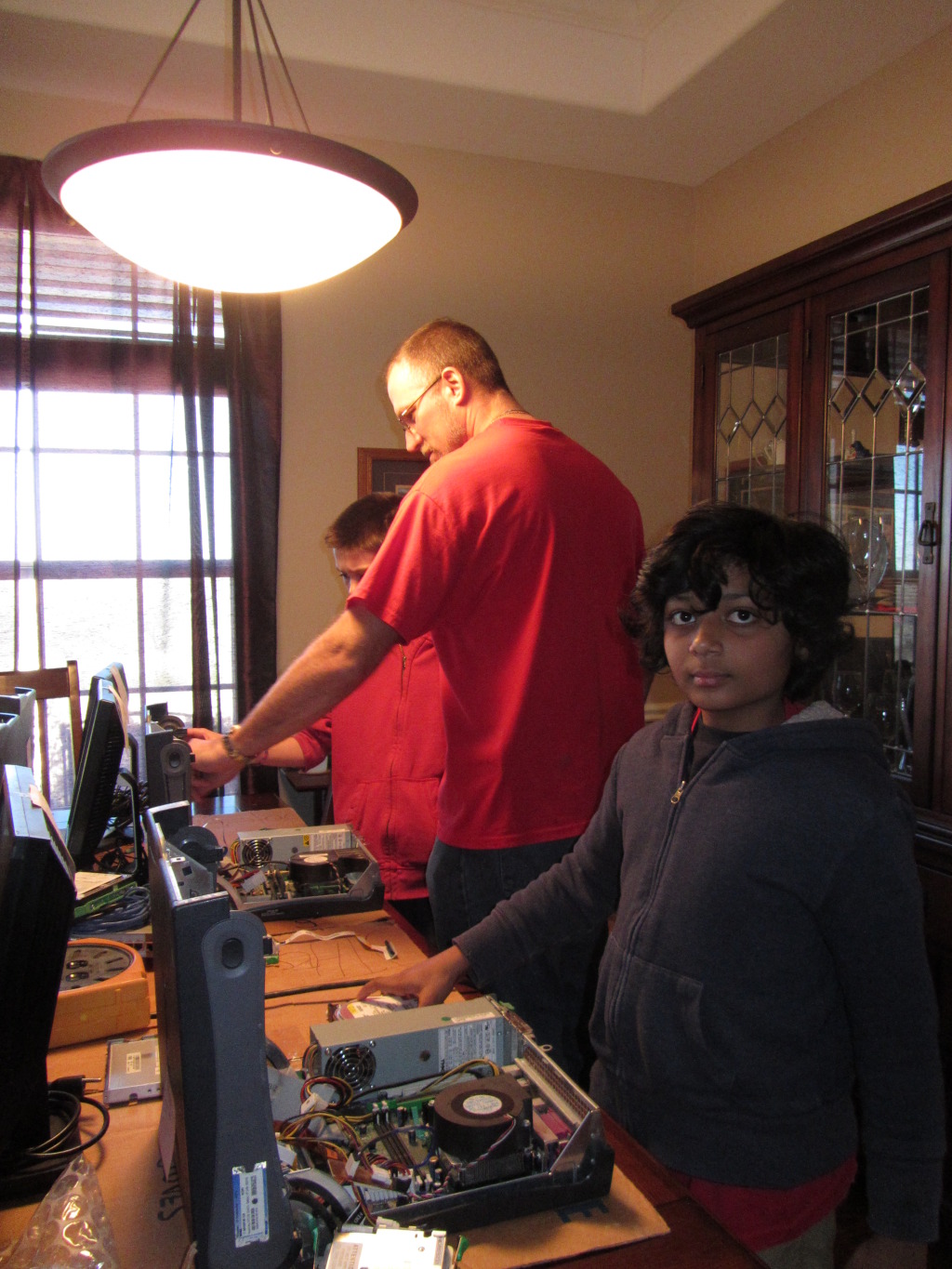 2014/01(January)/Troop214-Computer-Merit-Badge/1024x768_2014-01-26-Computer-Merit-Badge-05-Jordan-Travis-Krishanu.JPG