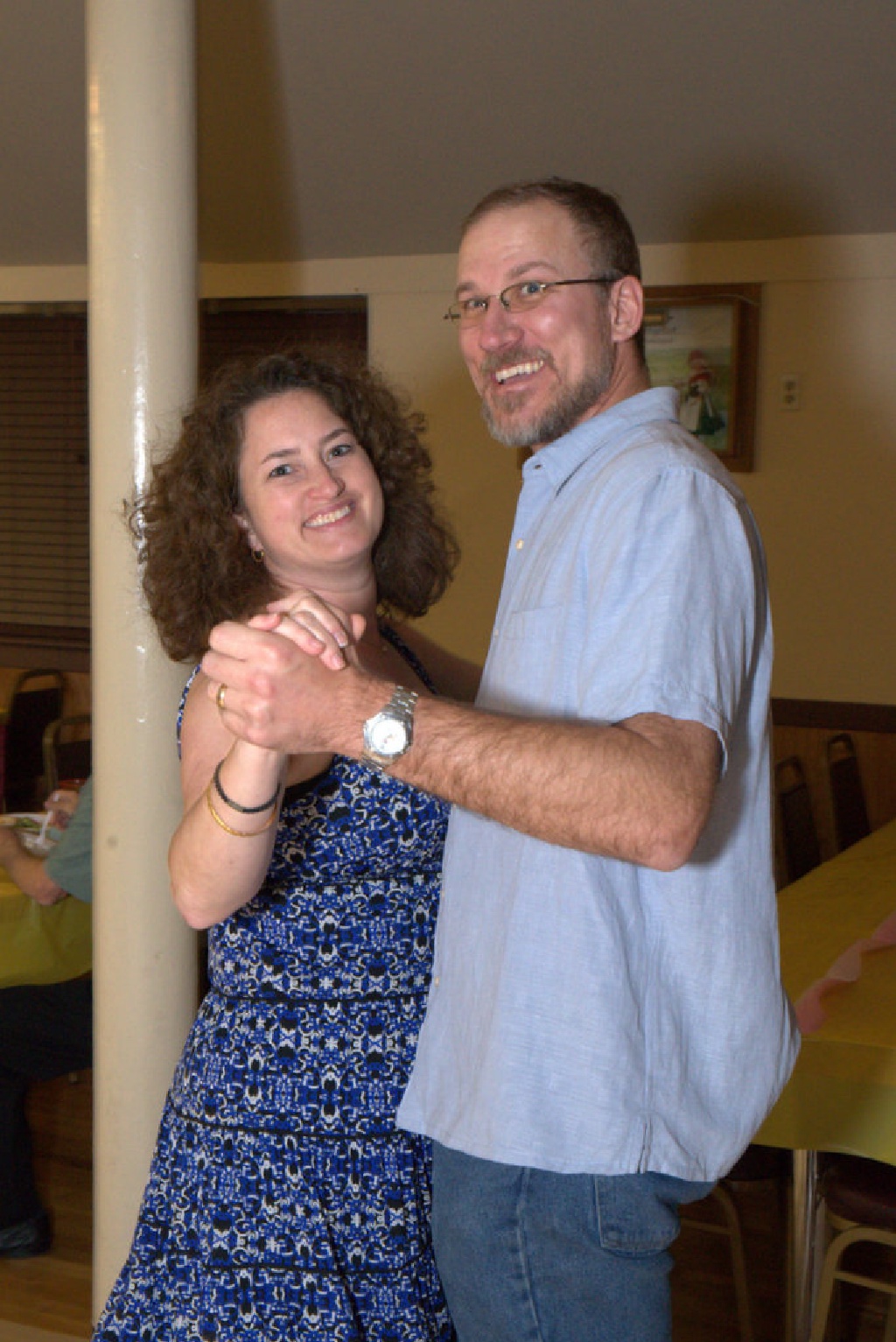 2014/02(February)/Misc/1024x768_2014-02-01-Juanitas-retirement-party-2-Travis-Suzi.JPG