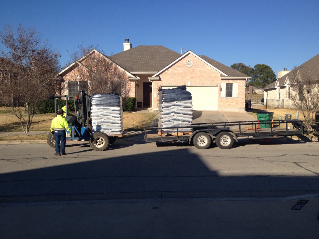 2014/02(February)/Troop214-Mulch-Misc/1024x768_2014-02-28-Mulch-2.JPG