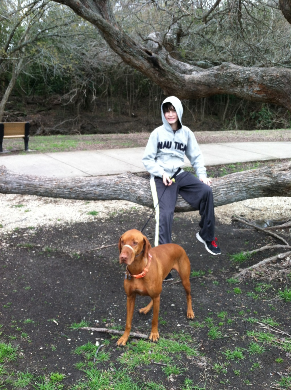 2014/03(March)/Dax-Suzi-at-park/1024x768_2014-03-09-Suzi-Dax-at-park-03-Bevo.JPG