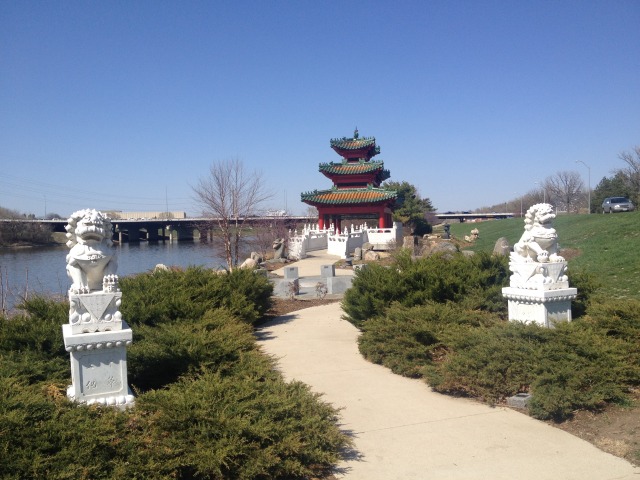 2014/04(April)/DesMoines-IA-wireless/640x480_2014-04-22-DesMoines-IA-4-Japanese-Temple.JPG