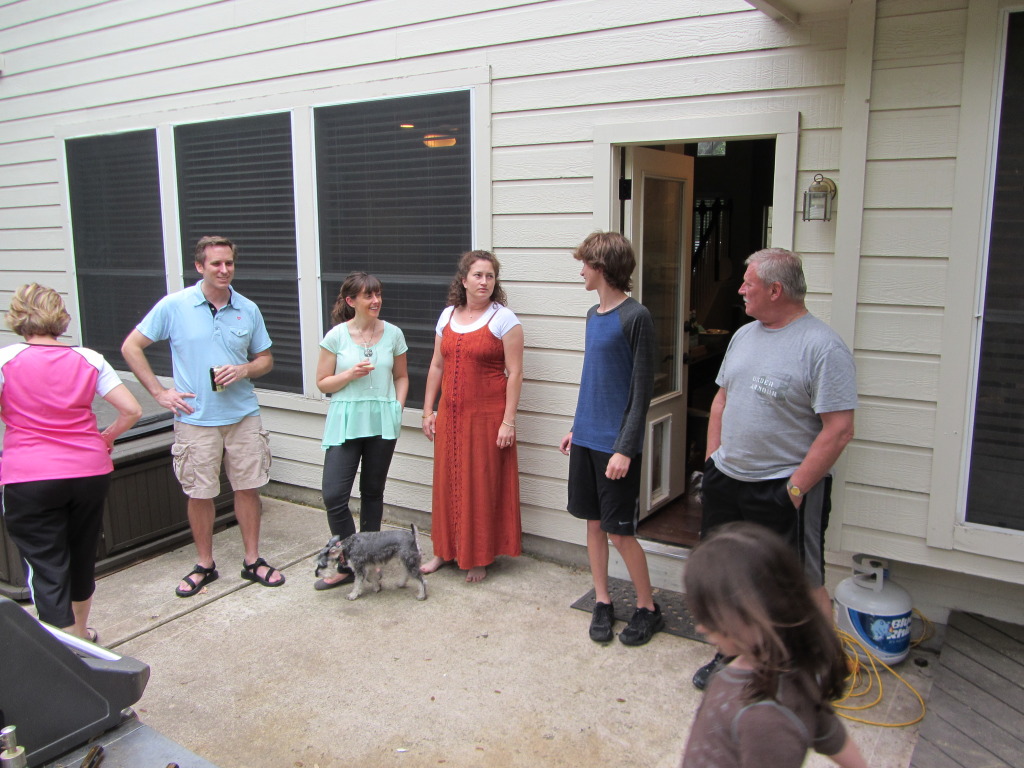2014/04(April)/Easter/1024x768_2014-04-20-Easter-08-Janeen-Josh-Heather-Suzi-Chance-Jim.JPG