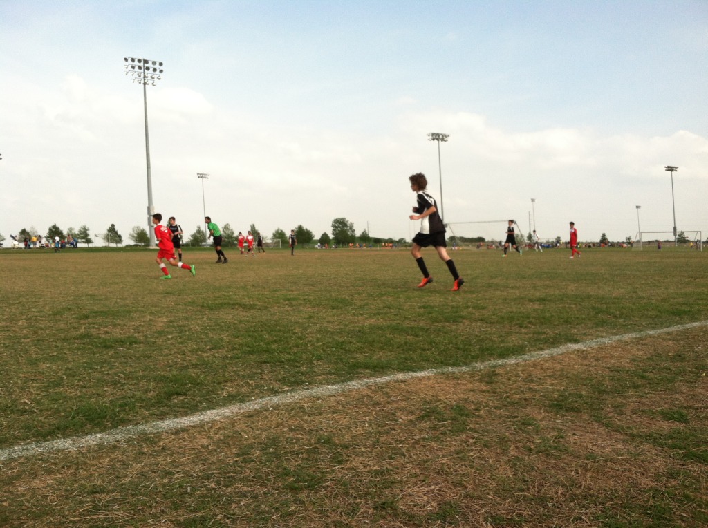 2014/04(April)/Soccer/1024x768_2014-04-26-Soccer-3-Chance.JPG