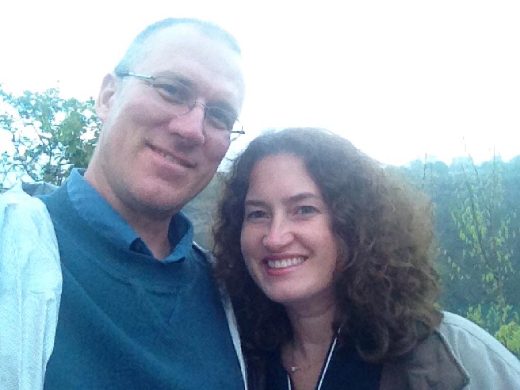 2014/05(May)/Niagara-Falls/2014-05-23-Niagra-Falls-01-Travis-Suzi.JPG