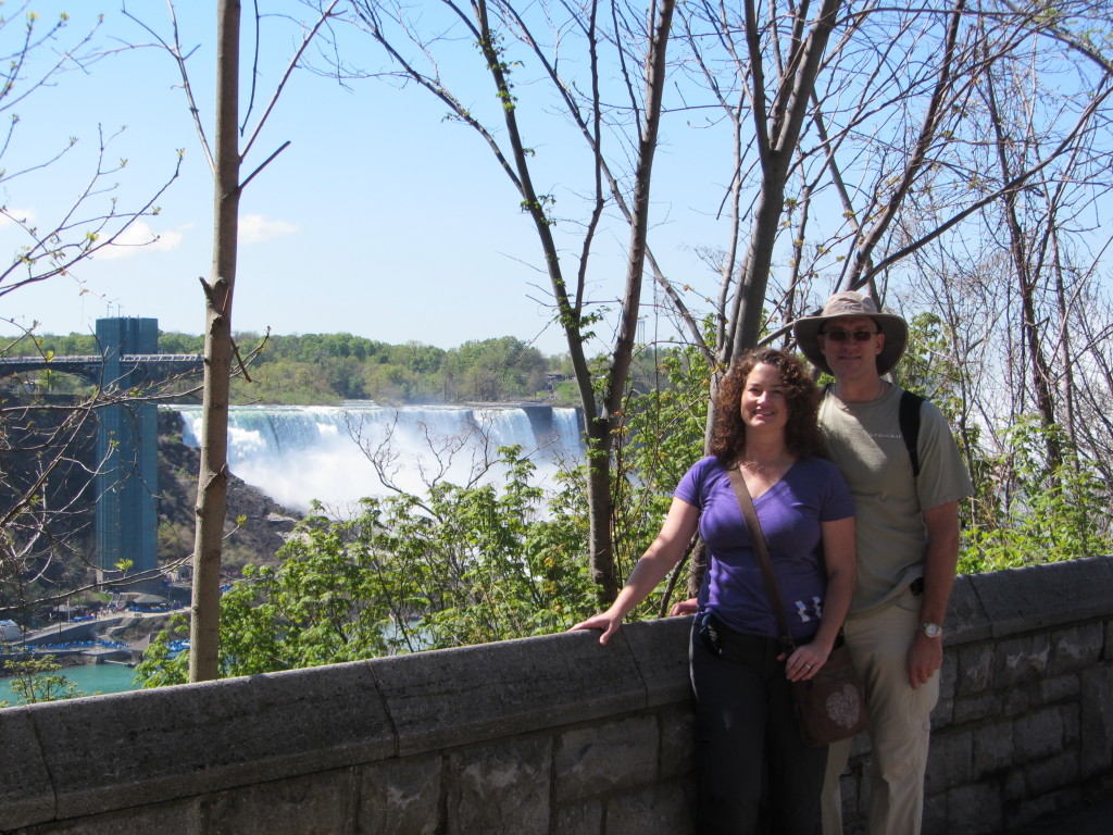 2014/05(May)/Niagara-Falls/1024x768_2014-05-24-Niagra-Falls-006-Suzi-Travis.JPG