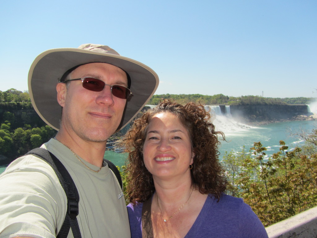 2014/05(May)/Niagara-Falls/1024x768_2014-05-24-Niagra-Falls-013-Travis-Suzi.JPG