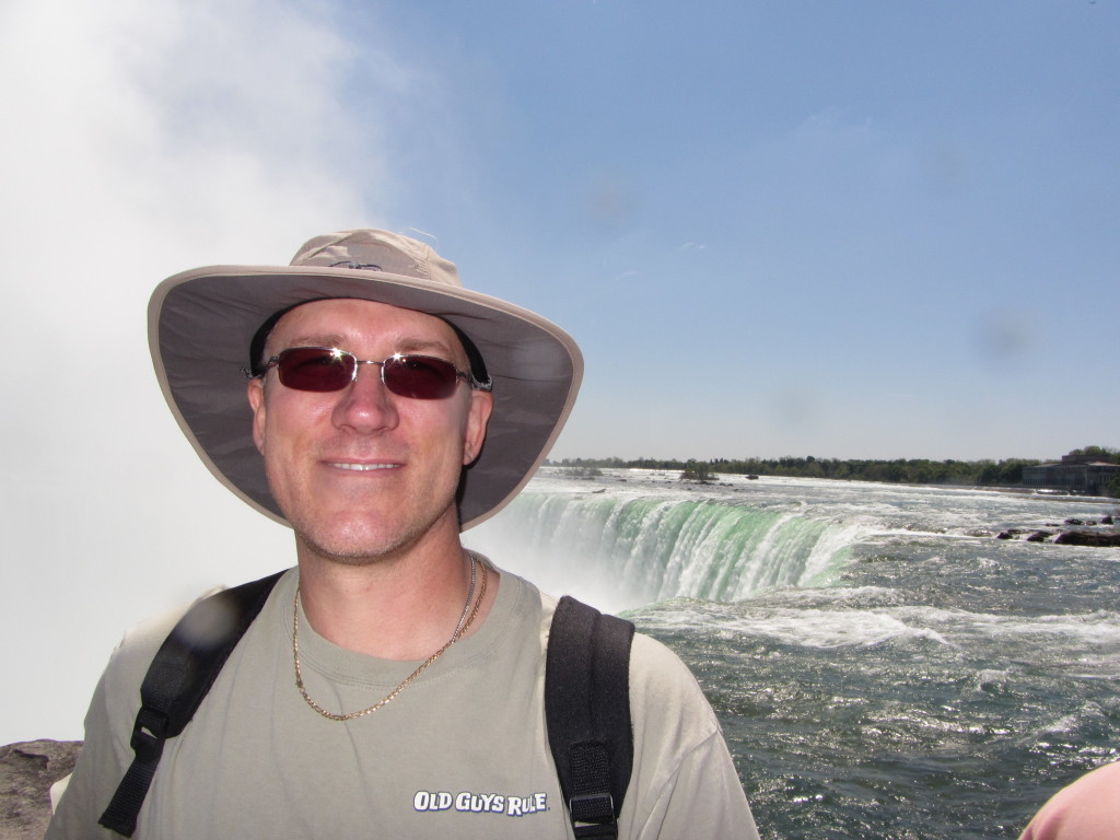 2014/05(May)/Niagara-Falls/1024x768_2014-05-24-Niagra-Falls-033-Travis-GOOD.JPG