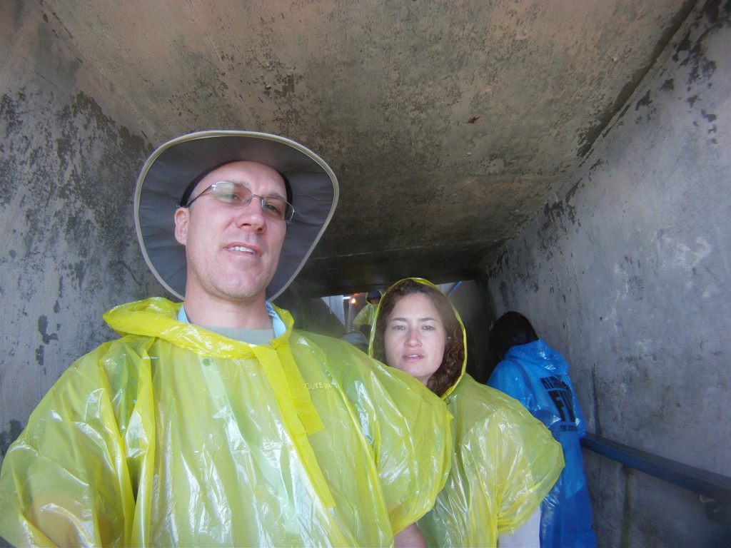 2014/05(May)/Niagara-Falls/1024x768_2014-05-24-Niagra-Falls-043-Travis-Suzi.JPG