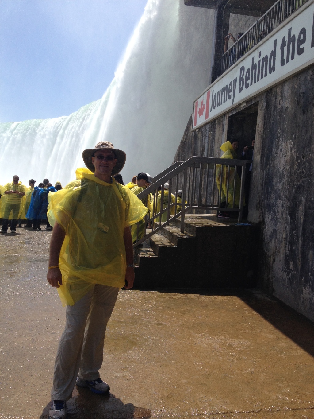 2014/05(May)/Niagara-Falls/1024x768_2014-05-24-Niagra-Falls-105-Travis.JPG