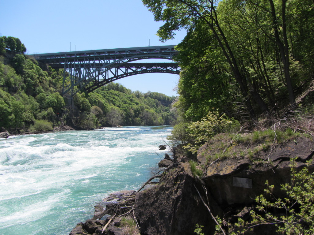 2014/05(May)/Niagara-Falls/1024x768_2014-05-25-Niagra-Falls-03.JPG