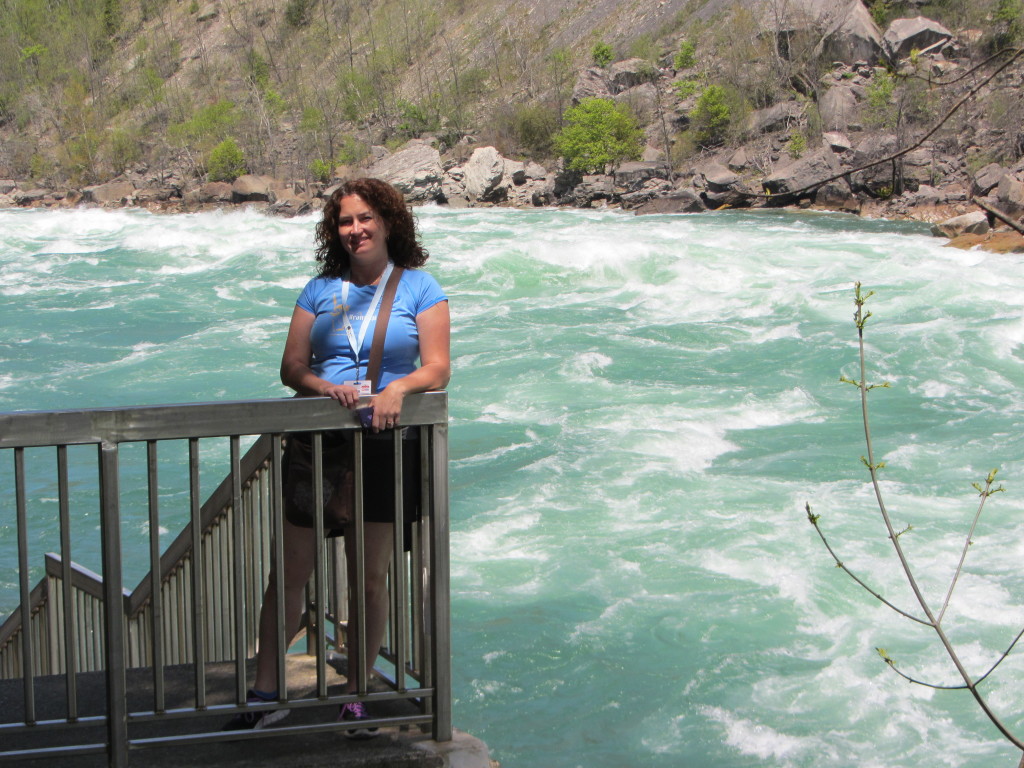 2014/05(May)/Niagara-Falls/1024x768_2014-05-25-Niagra-Falls-12-Suzi.JPG