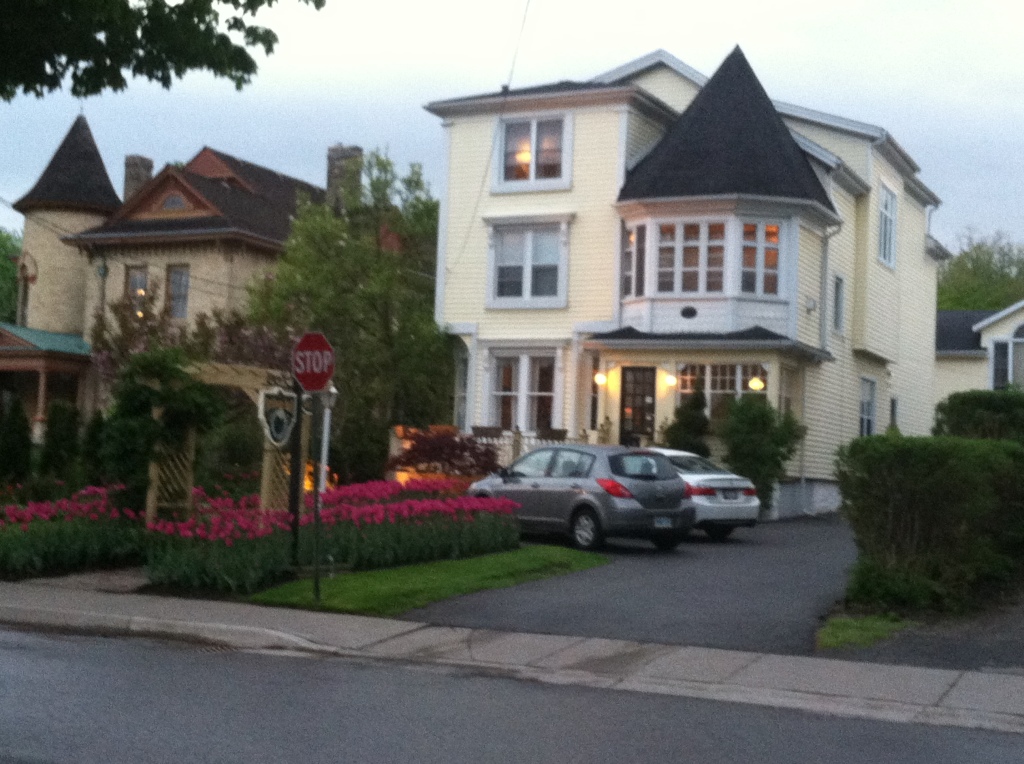 2014/05(May)/Niagara-Falls/1024x768_2014-05-26-Niagra-Falls-03.JPG