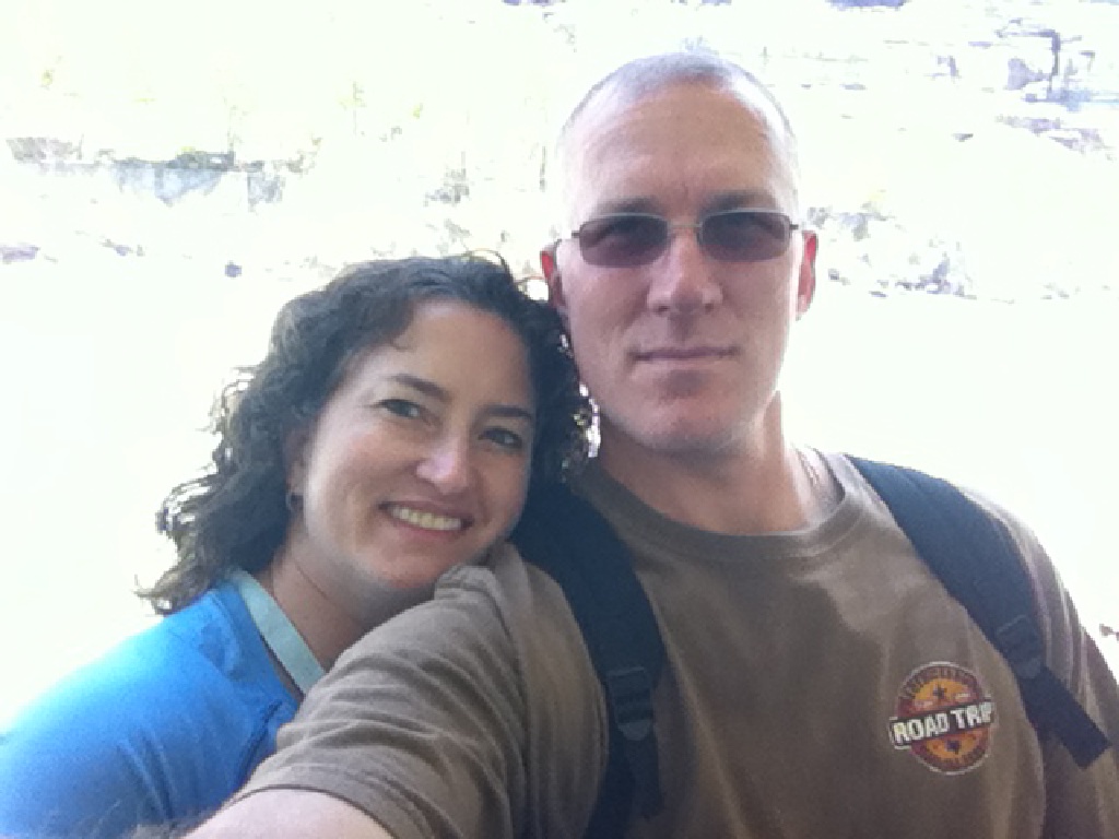 2014/05(May)/Niagara-Falls/1024x768_2014-05-27-Niagra-Falls-19-Travis-Suzi.JPG