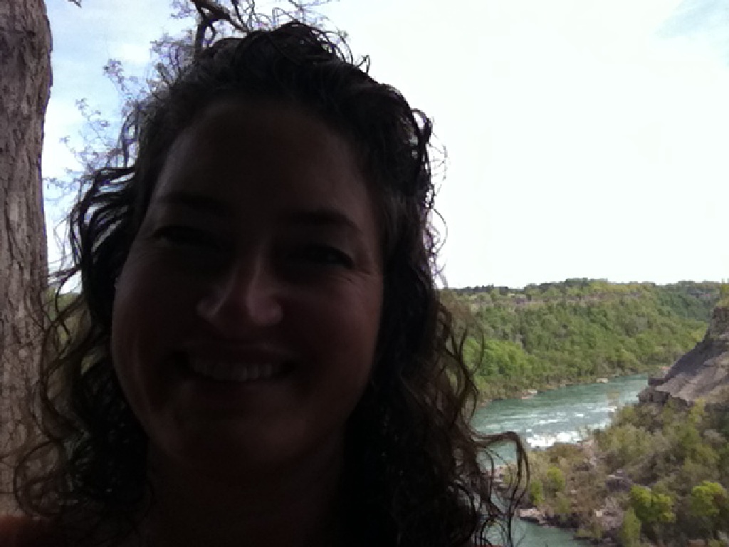 2014/05(May)/Niagara-Falls/1024x768_2014-05-28-Niagra-Falls-04-Suzi.JPG