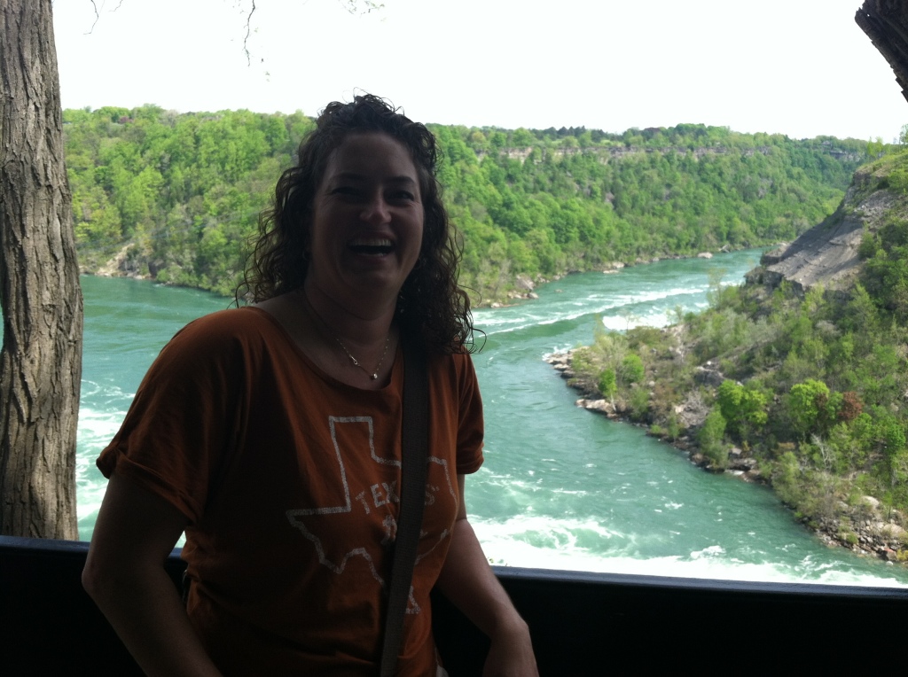 2014/05(May)/Niagara-Falls/1024x768_2014-05-28-Niagra-Falls-06-Suzi-GOOD.JPG